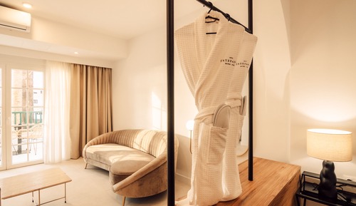 Luxury Suite