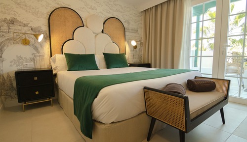 Signature Suite