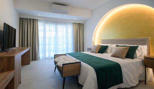 Deluxe Studio Suite