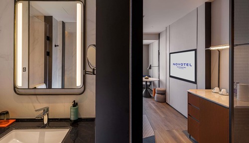 Deluxe Room, 1 King Bed