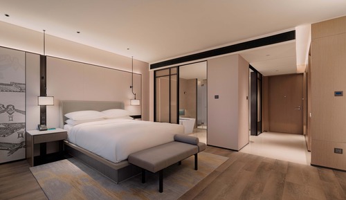 Executive Room, 1 King Bed, City View
