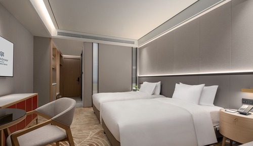 Luxury Twin Room, City View