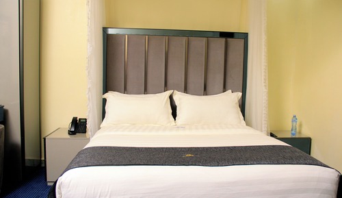 Luxury Suite, Balcony, Garden View
