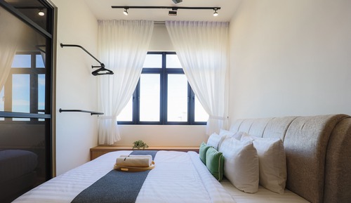 Deluxe Studio