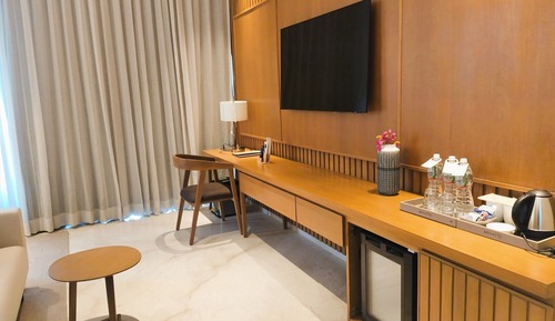 Zuper DeluxZ Room
