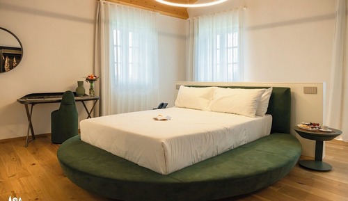 Executive Suite 154