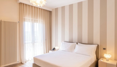 Executive Suite 140