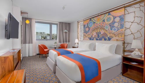 Classic Room, 2 Twin Beds, City View