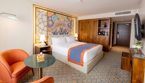 Privilege, Room, 1 King Bed, Bay View