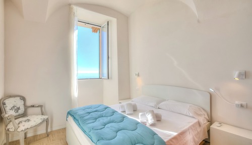 Family Apartment, 2 Bedrooms, Sea Facing (La Casa Sulla Spiaggia - On The Beach)