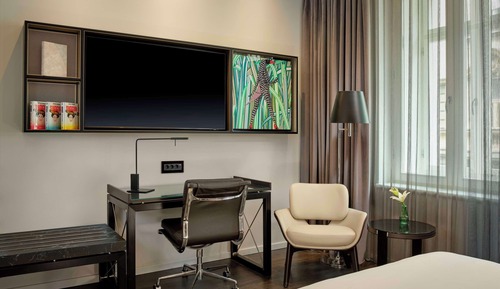 Room, Courtyard View (Art Room)