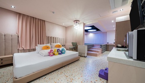 Junior Room
