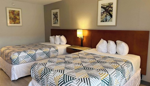 Deluxe Room, 2 Queen Beds, Non Smoking, Refrigerator & Microwave