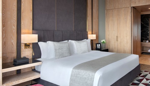 Club Suite, 1 Bedroom With Beach Access, Non Smoking, City View