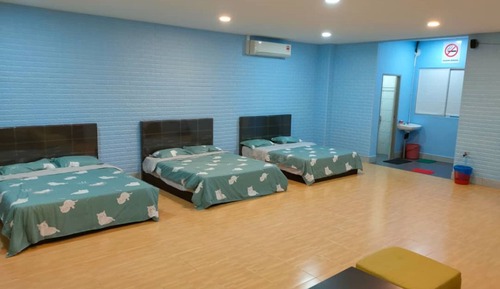 Family Room, Shared Bathroom
