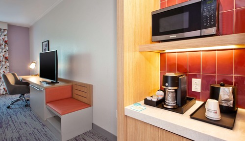 Room, 2 Queen Beds, Accessible (Mobility & Hearing, Roll-in Shower)