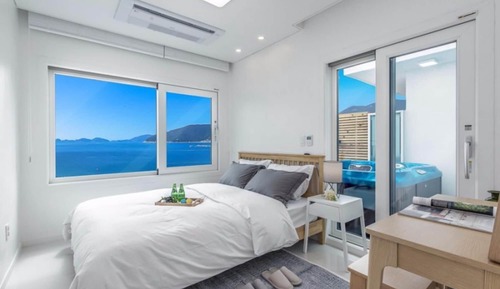 Room (B101 (Individual Pool Ocean View))