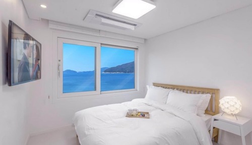 Room (B102 (Individual pool ocean view))