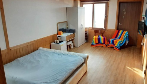 Room (Room 101)