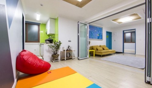 Room (100 (large rooms karaoke rooms))