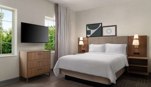 Studio Suite, 1 Queen Bed, Kitchen