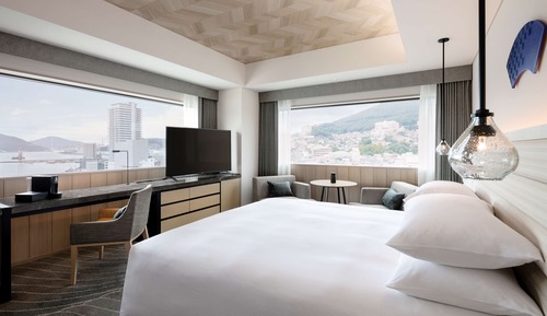 Deluxe Room, 1 King Bed, Corner
