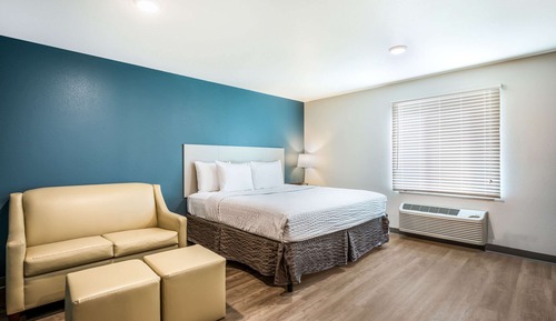 Standard Room, 1 King Bed, Accessible, Non Smoking (Accessible Tub)