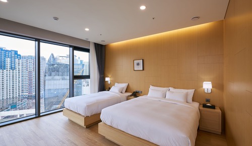 Luxury Family Twin Room (Breakfast Included)