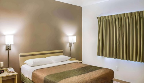 Standard Room, 1 Queen Bed, Non Smoking