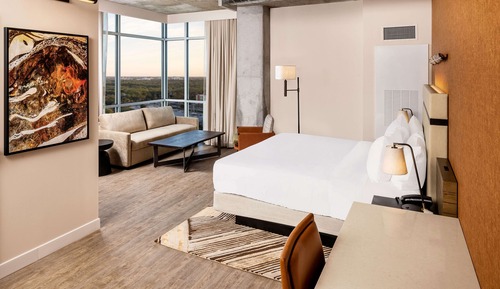 Junior Room, 1 King Bed, Accessible, Corner (Water View, Hearing)