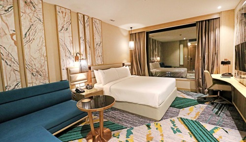 Standard Room, 1 King Bed