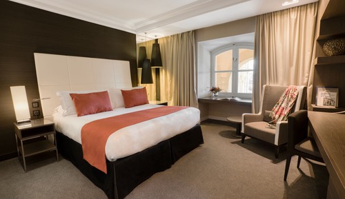 Classic Room, 1 King Bed (La Bonne Mere View)