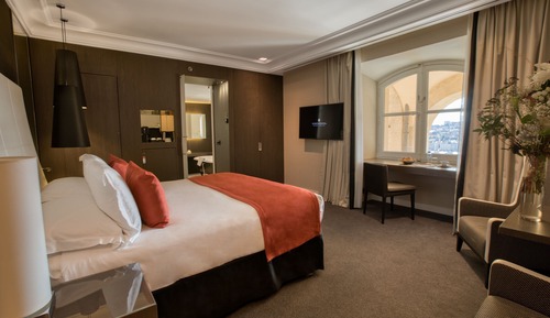 Premium Room, 1 King Bed (La Bonne Mere View)