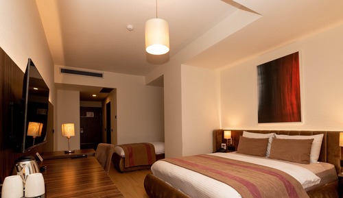 City Triple Room