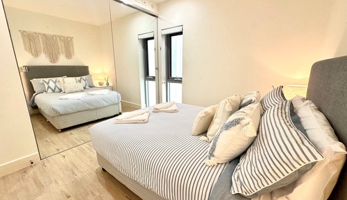 Three Bedroom Deluxe Apartment