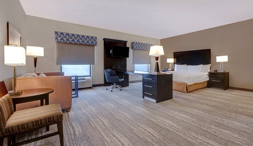 Suite, 1 King Bed, Accessible, Non Smoking
