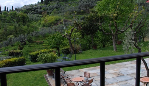 Honeymoon Suite, Hill View
