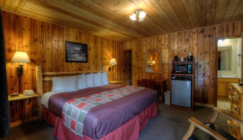 #26 King Bed Cabin