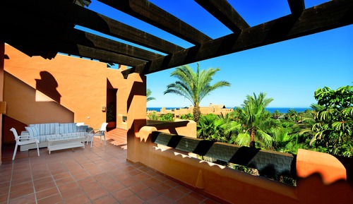 Luxury Apartment, 2 Bedrooms, Hot Tub (3 Adults + 1 Child)