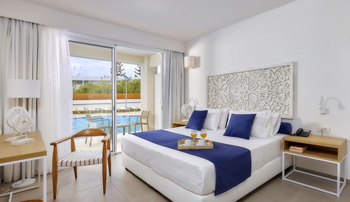 Junior Suite with Sharing Pool