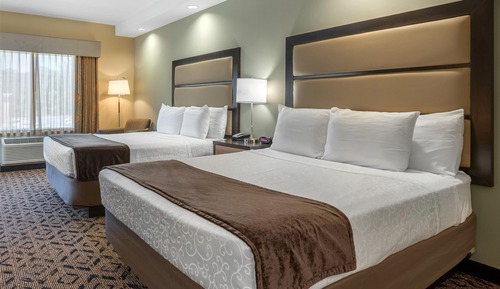 Standard Room, 2 Queen Beds, City View, Corner