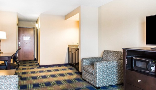 Suite, 1 King Bed with Sofa bed, Non Smoking