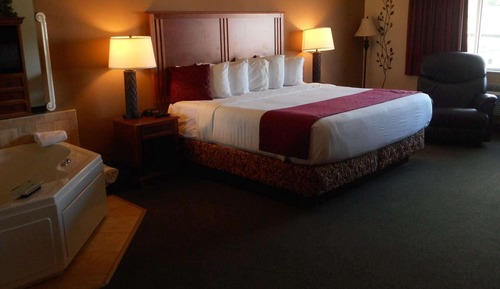 Suite, 1 King Bed, Non Smoking (Spacious Suite)