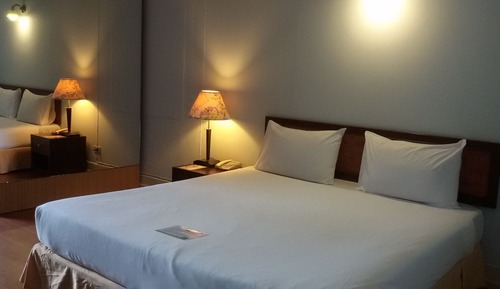 Standard Room, 1 King Bed