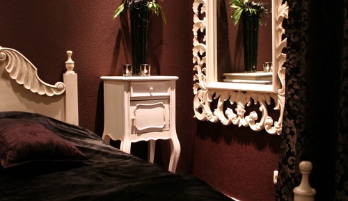 Honeymoon Suite