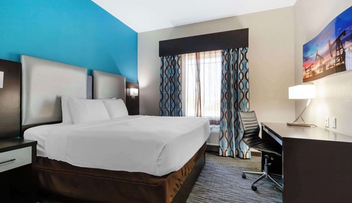 Suite, 1 King Bed with Sofa bed, Non Smoking, Refrigerator & Microwave (with Sofabed)
