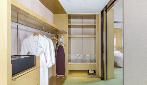 Room, 1 King Bed, Lake View