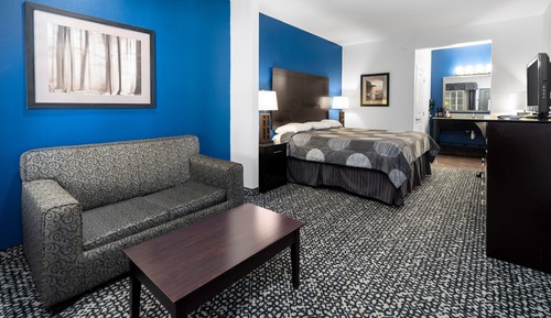 Deluxe Room, Multiple Beds, Non Smoking, Refrigerator & Microwave