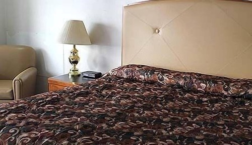 Room, 1 King Bed, Smoking