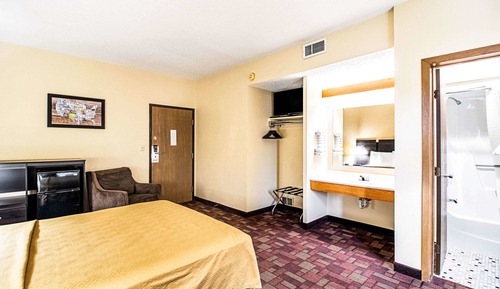 Standard Room, 1 Queen Bed, Non Smoking